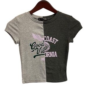 💖 5 for $25 💖 Faded Rose Split Graphic Tee Size Small